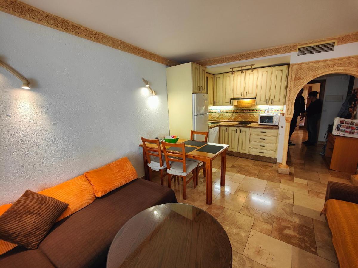 Appartamento Apartamento En El Centro A Dos Minutos De La Playa Fuengirola Esterno foto